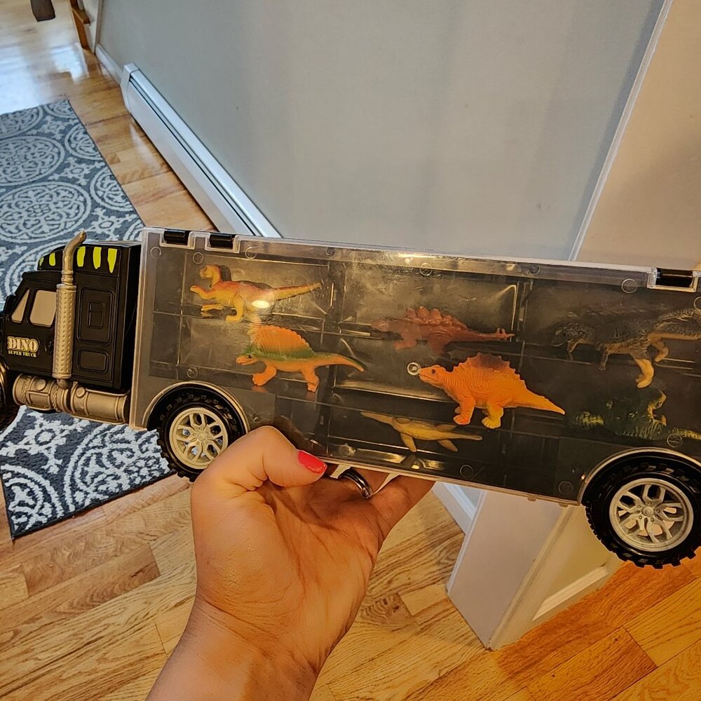 Truck with dinos